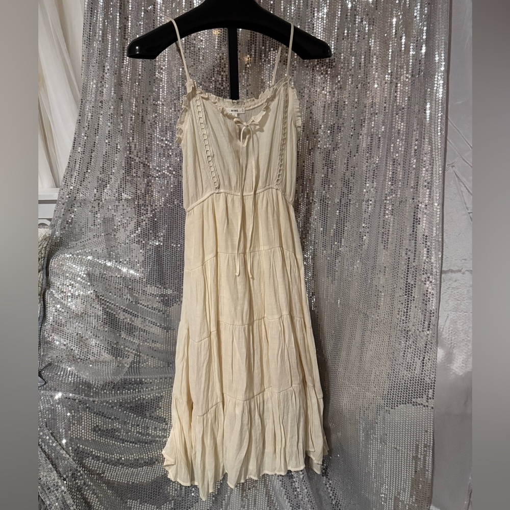 Mine, Cream Spaghetti Strap Dress sz L🌻